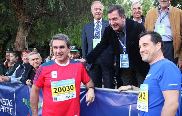 Σταύρος Θεοδωράκης, Άδωνις Γεωργιάδης και Ανδρέας Λοβέρδος έτρεξαν στον μαραθώνιο της Αθήνας