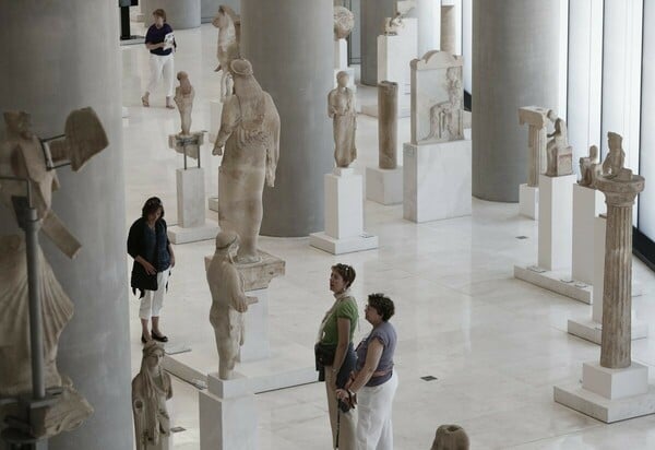 Η δραματική μείωση των επισκεπτών σε μουσεία, 82% έχασε το Μουσείο της Ακρόπολης