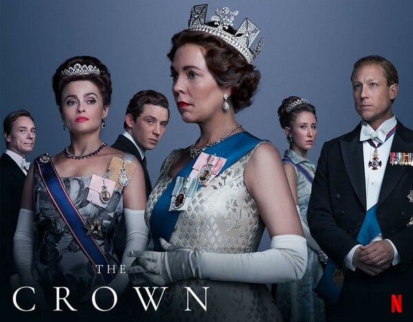 The Crown: Παραγωγός της σειράς μπήκε ως τουρίστας στο Παλάτι για να αντιγράψει τα σκηνικά