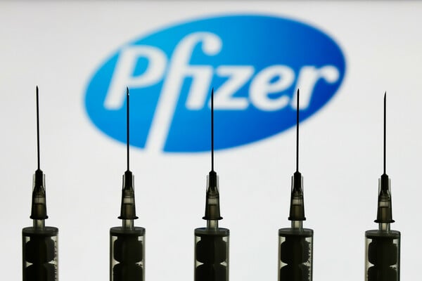 Εμβόλιο Pfizer/BioNTech: «Υψηλά επίπεδα προστασίας απέναντι στην νοτιοαφρικανική μετάλλαξη»