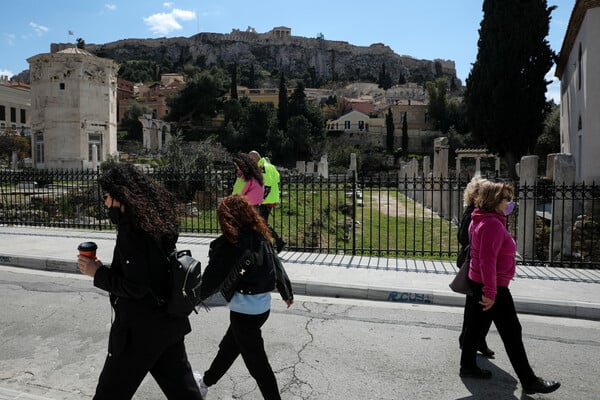 Κορωνοϊός: κρούσματα και νεκροί σε 24 ώρες - Στους οι διασωληνωμένοι