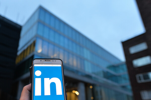 Η LinkedIn δίνει ταυτόχρονα άδεια μίας εβδομάδας σε όλους τους εργαζόμενους- Για να αποφευχθεί το burnout