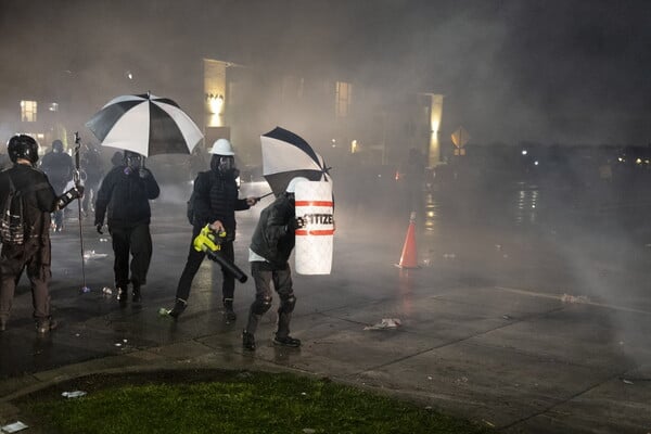 ΗΠΑ: Επεισόδια μετά τον θάνατο 20χρονου από αστυνομικά πυρά- «Η αστυνομικός ήθελε να χρησιμοποιήσει taser, όχι όπλο»