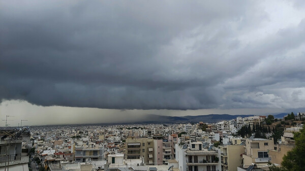 Ισχυρές βροχές και καταιγίδες, ενισχυμένοι άνεμοι και πτώση της θερμοκρασίας, 