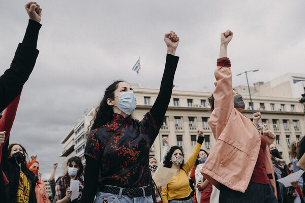 Support Art Workers: Μουσική δράση στα Προπύλαια για το δικαίωμα στην εργασία