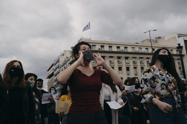 Support Art Workers: Μουσική δράση στα Προπύλαια για το δικαίωμα στην εργασία