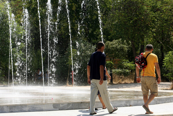 Προειδοποίηση Παυλάκη για νέο κύμα το καλοκαίρι 