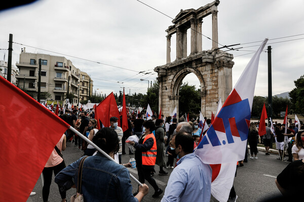 Τσίπρας και Κουτσούμπας στις πορείες για την εργατική Πρωτομαγιά (Φωτογραφίες)