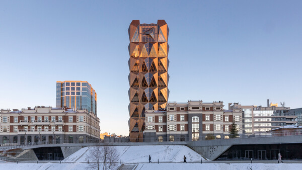 Ένας πύργος από χαλκό θεωρείται το ωραιότερο έργο της μακράς καριέρας του αρχιτέκτονα Νόρμαν Φόστερ