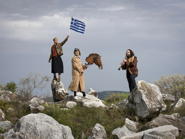 «Ύμνος εις την Ελευθερίαν» - 158 στροφές: Η πρώτη φωτογράφιση ενός μεγάλου έργου στη LIFO