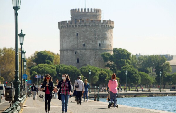 Θεσσαλονίκη: Αυξήθηκε το ιικό φορτίο μετά από τέσσερις εβδομάδες αποκλιμάκωσης