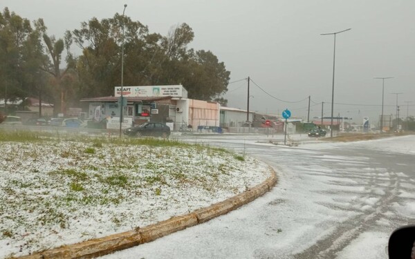 Κεφαλονιά: Σφοδρή καταιγίδα, πλημμυρισμένοι δρόμοι και χαλάζι