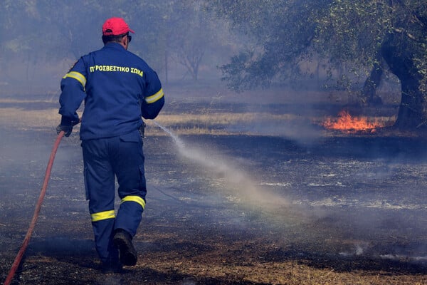 Φωτιά στην Κέα - Μεταβαίνουν ενισχύσεις από το Λαύριο 