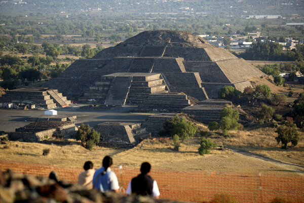 Teotihuacán: Alarm over construction near ancient site