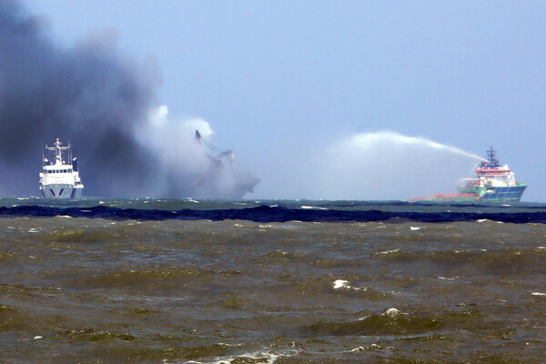 Sri Lanka, Facing ‘Worst’ Marine Disaster, Investigates Cargo Ship Fire