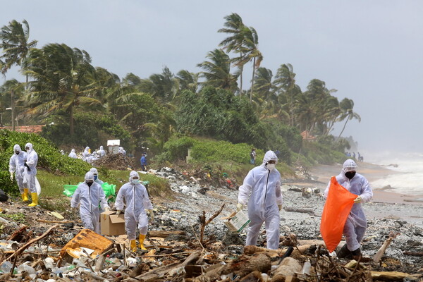 Sri Lanka, Facing ‘Worst’ Marine Disaster, Investigates Cargo Ship Fire