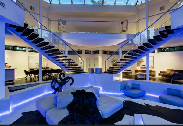 'Darth Vader House' hits the market for .3 million