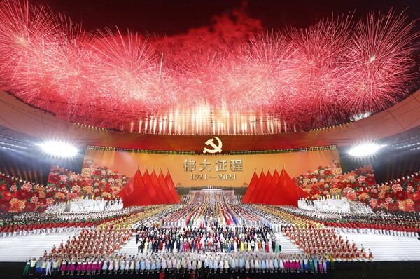 Κίνα: Ένας αιώνας από την ίδρυση του Κομμουνιστικού Κόμματος - Φαντασμαγορία πάνω από τη «Φωλιά του Πουλιού»