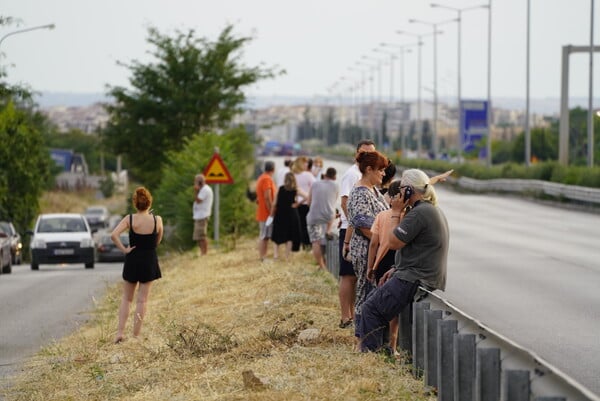 Θεσσαλονίκη: «Καταδίωξη» με περιπολικά για την ταινία του Μπαντέρας- Εικόνες από τα γυρίσματα