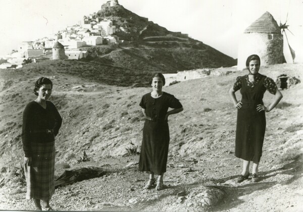 anafi women