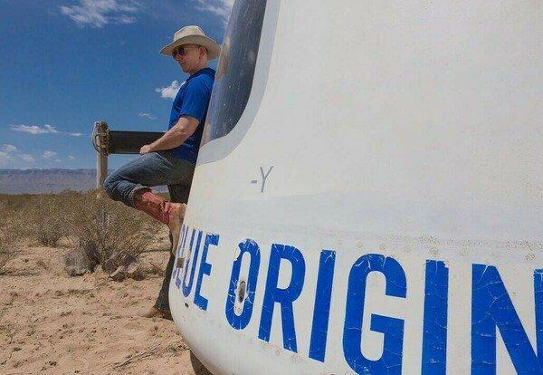 Blue Origin: Πράσινο φως των αμερικανικών αρχών για την εκτόξευση του Τζεφ Μπέζος στο Διάστημα