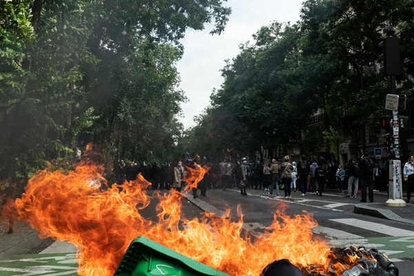 Βανδάλισαν κέντρα εμβολιασμού στη Γαλλία