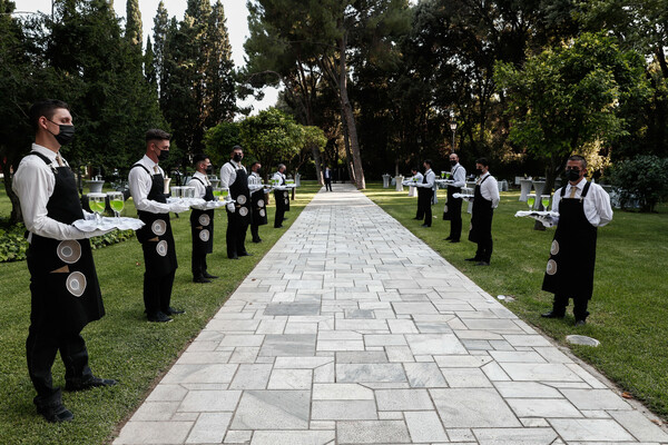 Προεδρικό Μέγαρο: Η Γιορτή για την Αποκατάσταση της Δημοκρατίας μέσα από φωτογραφίες