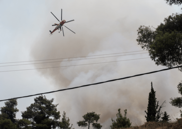 Κόρινθος: Μια σύλληψη για την φωτιά στο Καλέντζι - Σε εξέλιξη η πυρκαγιά