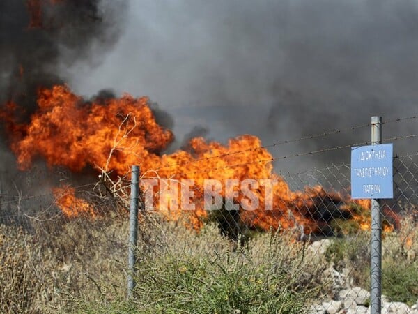 Πάτρα: Σε εξέλιξη η φωτιά στη Δροσιά - Σε ύφεση η φωτιά στην Ελεκίστρα