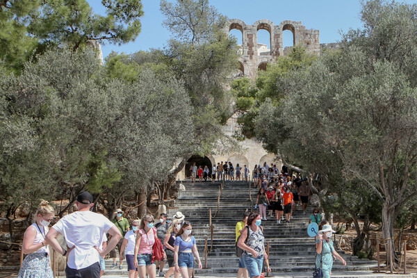 Ο χάρτης του κορωνοϊού: 905 στην Αττική, 303 στη Θεσσαλονίκη- Ανησυχία για τα νησιά