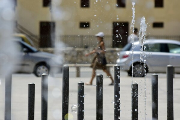 Ευρεία σύσκεψη υπό τον Χρυσοχοΐδη για τον καύσωνα - Χαρδαλιάς: Θα πρέπει να ληφθούν μέτρα για τους εργαζομένους