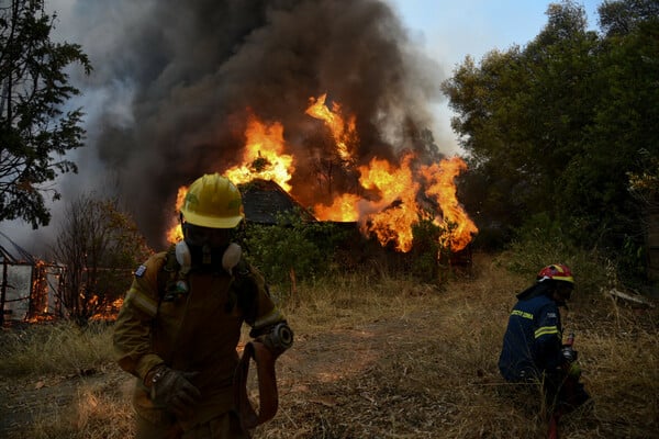 Χρυσοχοΐδης για φωτιά στην Αχαΐα – «Κατορθώσαμε να μην λάβει μεγαλύτερες διαστάσεις»