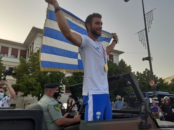 Στέφανος Ντούσκος: Τα Ιωάννινα υποδέχτηκαν με δόξα και τιμή τον χρυσό Ολυμπιονίκη τους [ΕΙΚΟΝΕΣ]