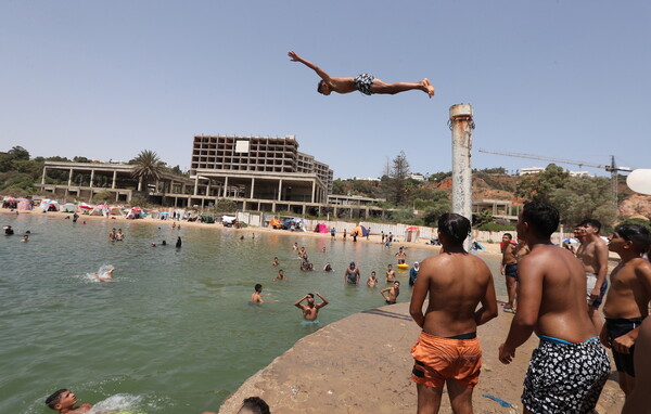 Καύσωνας με θερμοκρασίες ρεκόρ στην Τυνησία - Στους 49 βαθμούς ο υδράργυρος στην Τύνιδα 