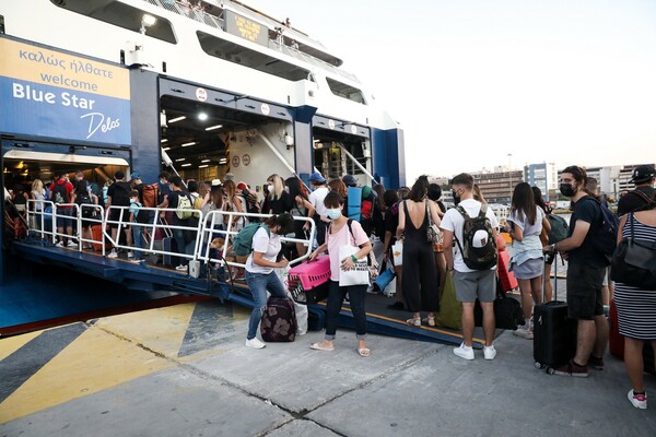 Αυξημένη η κίνηση στα λιμάνια εν όψει Δεκαπενταύγουστου - Εντατικοί έλεγχοι και ουρές 