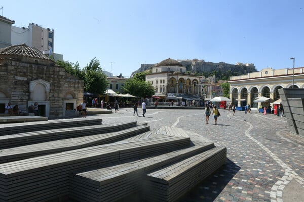 Η άδεια Αθήνα του Δεκαπενταύγουστου: Έρημη πόλη θυμίζει το κέντρο της πρωτεύουσας 