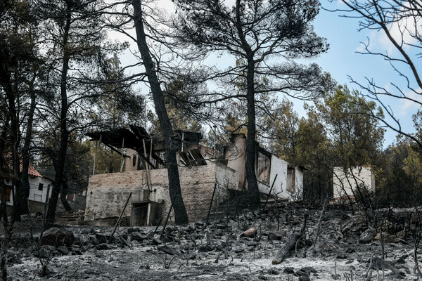 Πέμπτη ημέρα φωτιάς στα Βίλια: Οι φλόγες εξαπλώνονται ανεξέλεγκτα νοτίως του όρους Καντήλι 