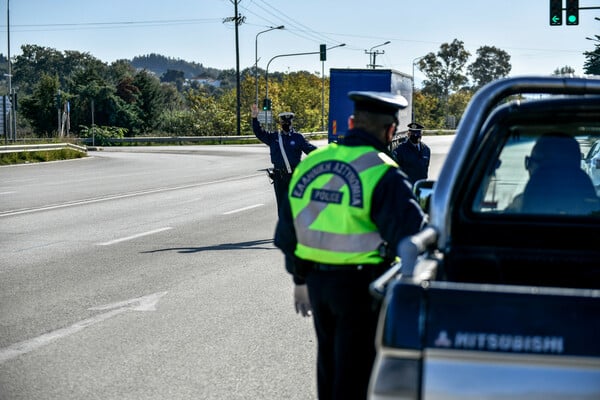 Θεσσαλονίκη: Καραμπόλες στην περιφερειακή οδό - Ένας ελαφρά τραυματίας