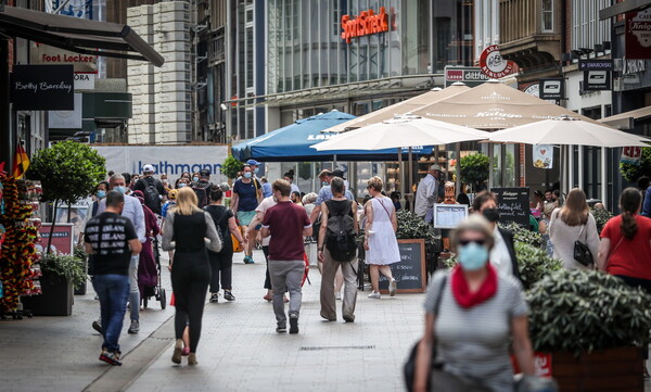 Η Γερμανία «χρειάζεται 400.000 μετανάστες ετησίως αλλά μόνο ειδικευμένους»