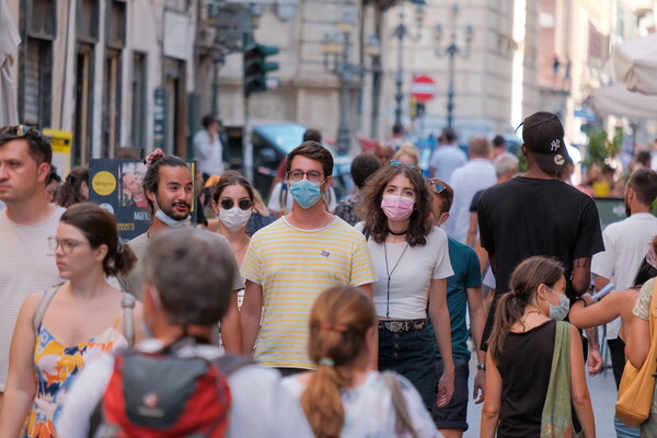 Ιταλία: Υποχρεωτικό από αύριο το πιστοποιητικό εμβολιασμού σε σχολεία, πανεπιστήμια, τρένα, πλοία και αεροπλάνα