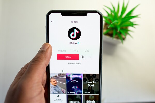 Το TikTok «ξεπέρασε» το YouTube- Οι χρήστες περνούν περισσότερο χρόνο