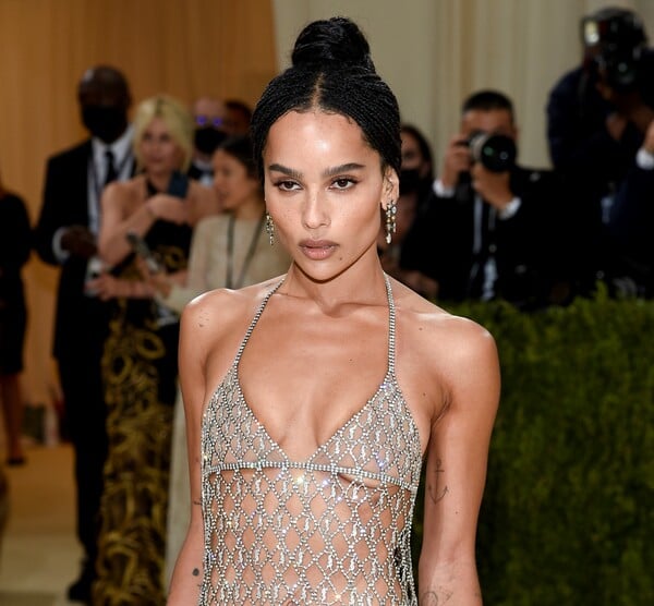 Met Gala: Η Zoe Kravitz απαντά στα σχόλια ότι εμφανίστηκε σχεδόν γυμνή