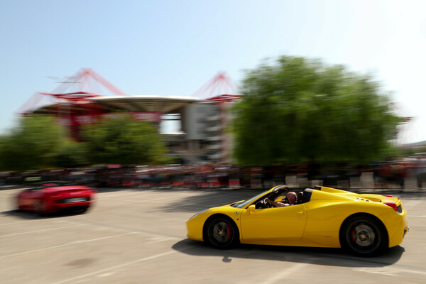 Ο Πειραιάς γέμισε από Ferrari του Passione Rossa