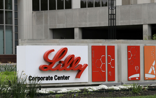 Κορωνοϊός: Σύμβαση της Κομισιόν με την Eli Lilly, για μονοκλωνικά αντισώματα