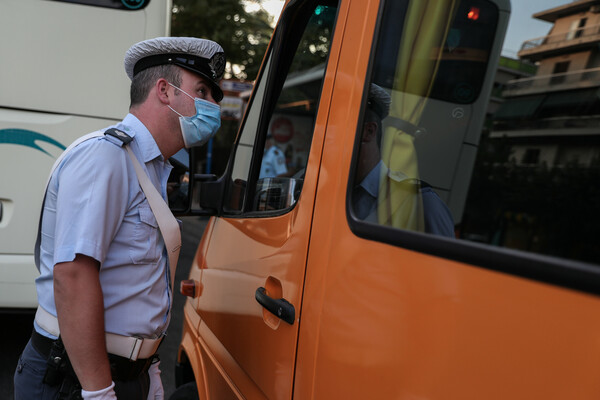 Βάρκιζα: «Της χρωστάω τη ζωή του παιδιού μου», λέει η μητέρα της 2χρονης που την ξέχασαν μέσα σε σχολικό