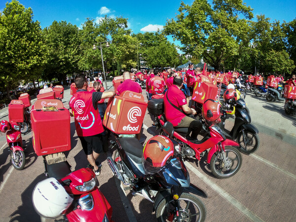 efood: Διαμαρτυρία των διανομέων - Μοτοπορεία στο κέντρο της Αθήνας