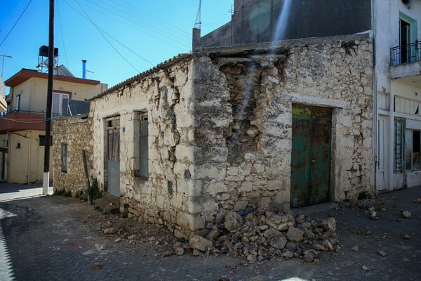 Τσελέντης για σεισμό: Αν υπάρχει ρωγμή σε σπίτι, να μην μείνει ο κόσμος μέσα- Μετασεισμοί ίσως και 5,4 Ρίχτερ