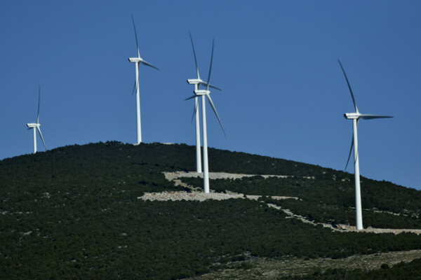 Στο Ανώτατο Δικαστήριο Δήμοι και κάτοικοι της Εύβοιας για τις ανεμογεννήτριες