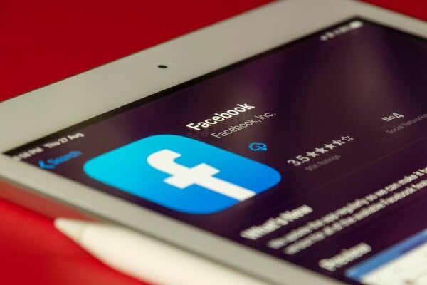 Facebook: Η απάντηση μέσω Twitter για το «κρασάρισμα» - «Ζητούμε συγγνώμη για την ταλαιπωρία»