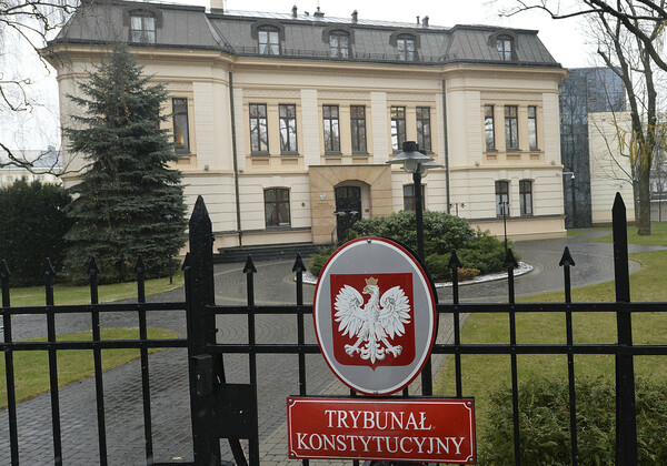 Πολωνία: Το Ανώτατο Δικαστήριο έκρινε ότι είναι αντισυνταγματικά κάποια άρθρα των Συνθηκών της ΕΕ